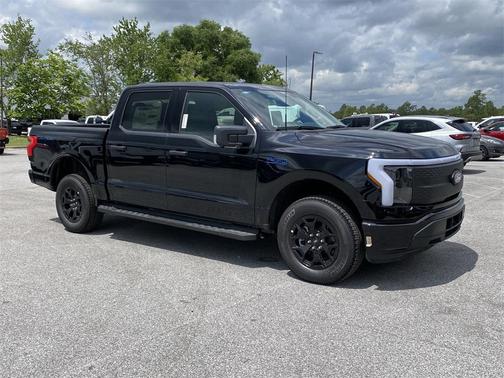 2025 Ford F-150 Lightning XLT