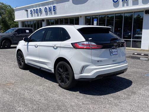 2022 Ford Edge ST Line