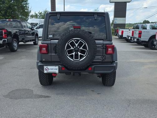 Granite Crystal Clearcoat Metallic 2024 Jeep Wrangler RUBICON