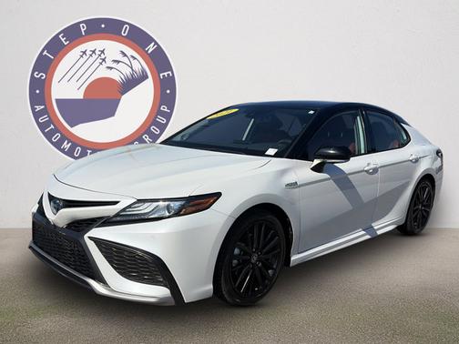Wind Chill Pearl 2021 Toyota Camry XSE
