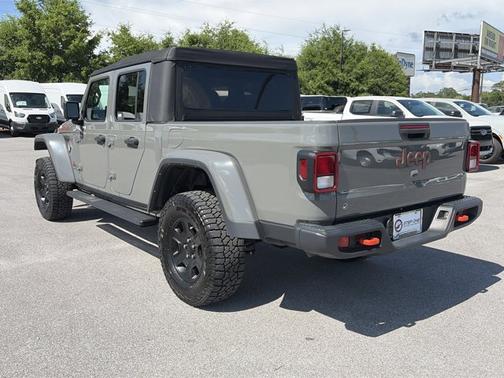 Sting Gray Clearcoat 2022 Jeep Gladiator MOJAVE