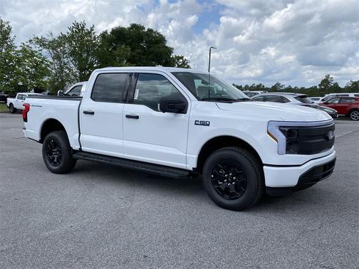 2025 Ford F-150 Lightning XLT