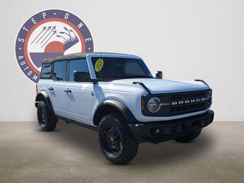 2023 Ford Bronco BLACK DIAMOND