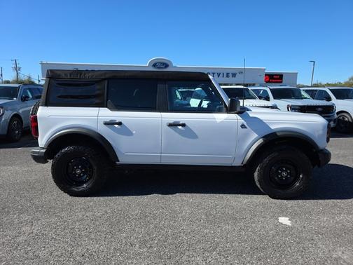 2023 Ford Bronco BLACK DIAMOND