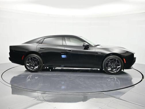 Diamond Black Crystal Pearlcoat 2026 Dodge Charger R/T