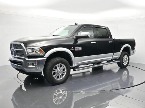 Brilliant Black Crystal Pearlcoat 2018 RAM 2500 Laramie Crew Cab 4x4 6'4' Box