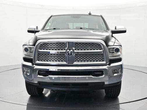 Brilliant Black Crystal Pearlcoat 2018 RAM 2500 Laramie Crew Cab 4x4 6'4' Box