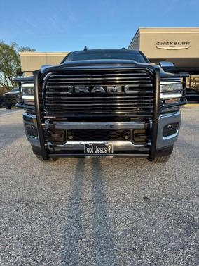 2020 RAM 2500 Laramie Crew Cab 4x4 6'4' Box