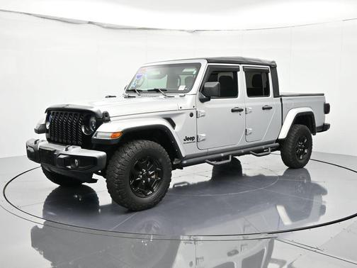 Silver Zynith Clearcoat 2022 Jeep Gladiator Willys 4x4