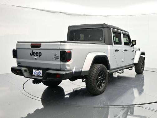 2022 Jeep Gladiator Willys 4x4