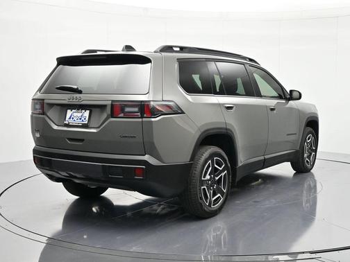 2026 Jeep Cherokee Laredo 4x4