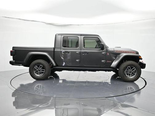 2025 Jeep Gladiator Mojave X