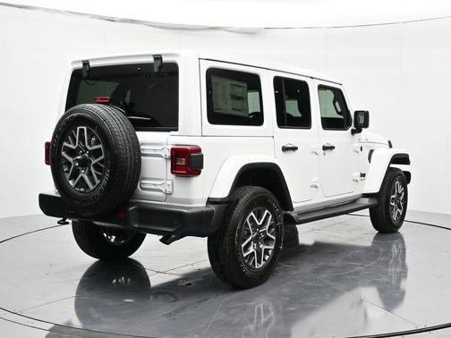 2026 Jeep Wrangler 4-Door Sahara 4x4