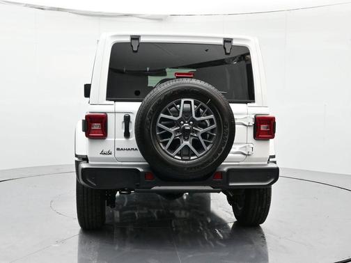 2026 Jeep Wrangler 4-Door Sahara 4x4