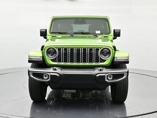 2026 Jeep Wrangler 4-Door Sahara 4x4