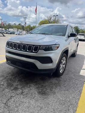 Silver Zynith Metallic Clearcoat 2025 Jeep Compass Sport