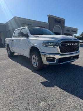 Bright White Clearcoat 2025 RAM 1500 Big Horn/Lone Star