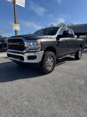 2024 RAM 2500 Tradesman Crew Cab 4x4 6'4' Box