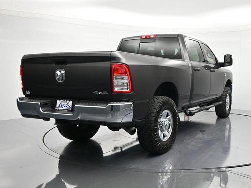 2024 RAM 2500 Tradesman Crew Cab 4x4 6'4' Box