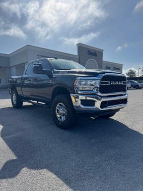 2024 RAM 2500 Tradesman Crew Cab 4x4 6'4' Box