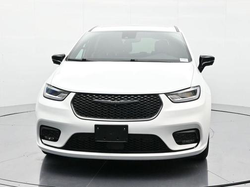 2024 Chrysler Pacifica Hybrid S Appearance Pkg