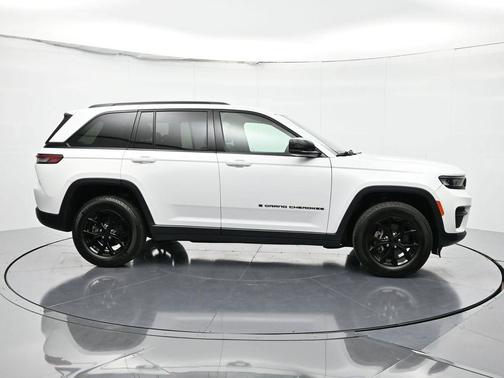 2024 Jeep Grand Cherokee Altitude