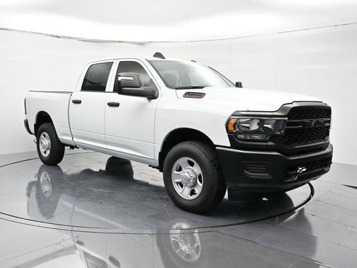 2023 RAM 3500 Tradesman Crew Cab 4x2 6'4' Box