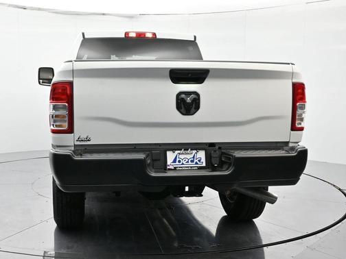 2023 RAM 3500 Tradesman Crew Cab 4x2 6'4' Box