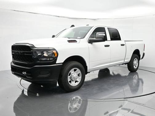 2023 RAM 3500 Tradesman Crew Cab 4x2 6'4' Box
