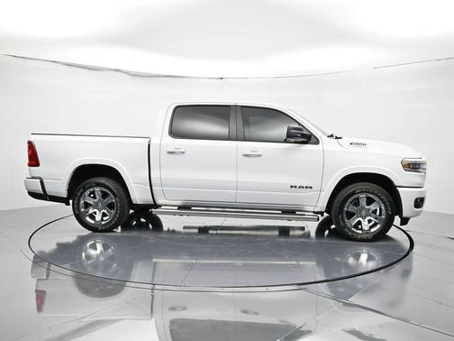 Bright White Clearcoat 2025 RAM 1500 Big Horn/Lone Star