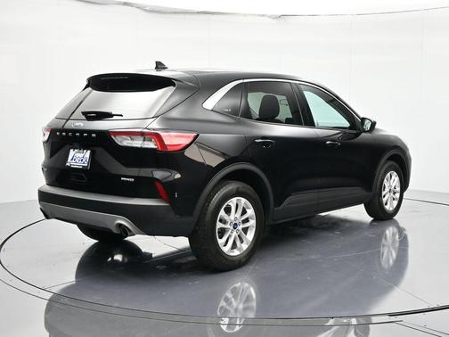 AGATE BLACK METALLIC 2022 Ford Escape SE
