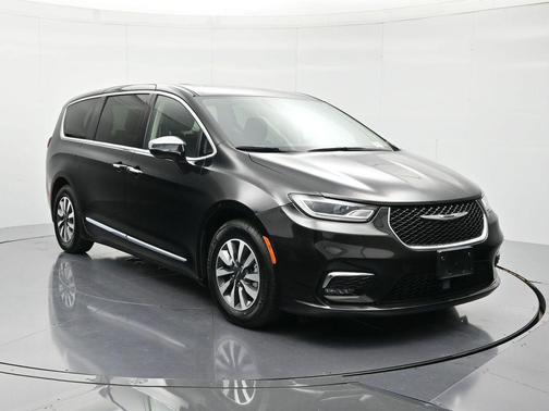 Brilliant Black Crystal Pearlcoat 2023 Chrysler Pacifica Hybrid Limited