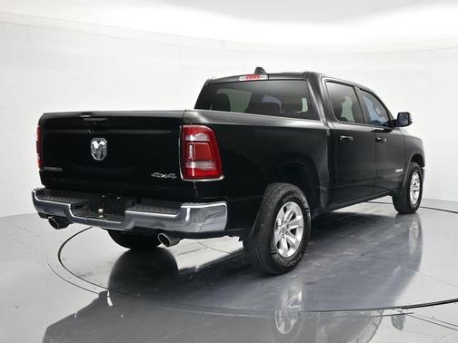 Diamond Black Crystal Pearlcoat 2024 RAM 1500 Laramie