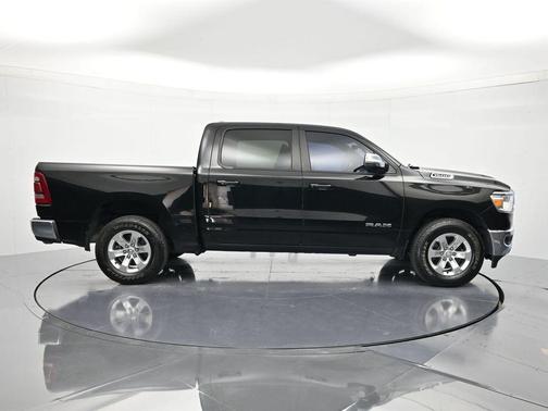 Diamond Black Crystal Pearlcoat 2024 RAM 1500 Laramie