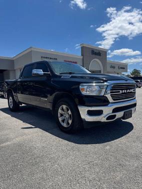Diamond Black Crystal Pearlcoat 2024 RAM 1500 Laramie