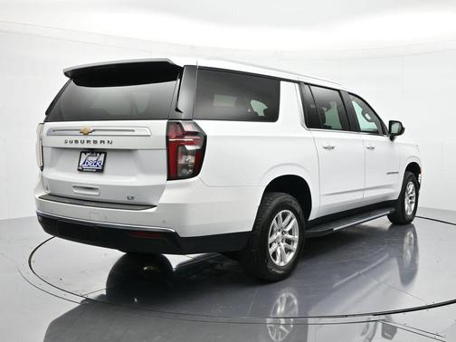 2024 Chevrolet Suburban LT