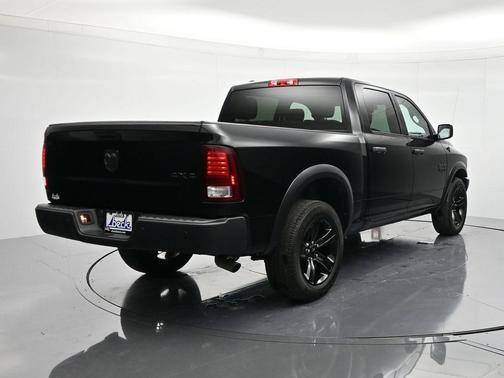 2024 RAM 1500 Classic Warlock Crew Cab 4x4 5'7' Box