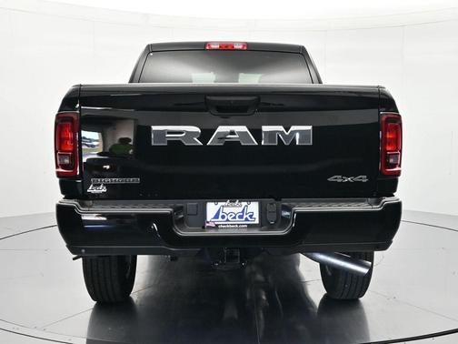 Diamond Black Crystal Pearlcoat 2026 RAM 3500 Big Horn Crew Cab 4x4 6'4' Box