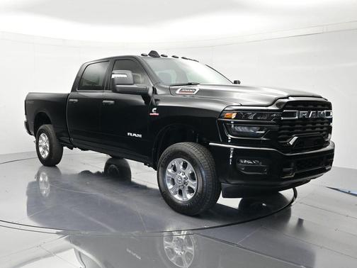 Diamond Black Crystal Pearlcoat 2026 RAM 3500 Big Horn Crew Cab 4x4 6'4' Box