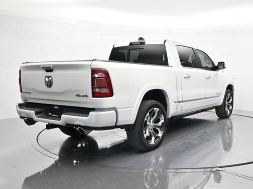 Ivory White Tri-Coat Pearlcoat 2022 RAM 1500 Limited