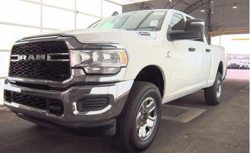 2023 RAM 3500 Tradesman Crew Cab 4x4 6'4' Box