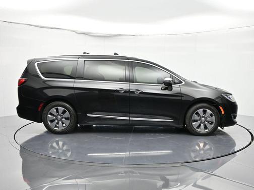 2018 Chrysler Pacifica Hybrid Limited
