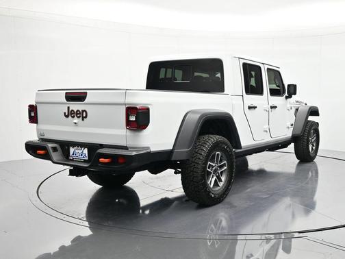 Bright White Clearcoat 2026 Jeep Gladiator Mojave 4x4