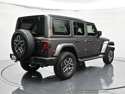2026 Jeep Wrangler 4-Door Sahara 4x4
