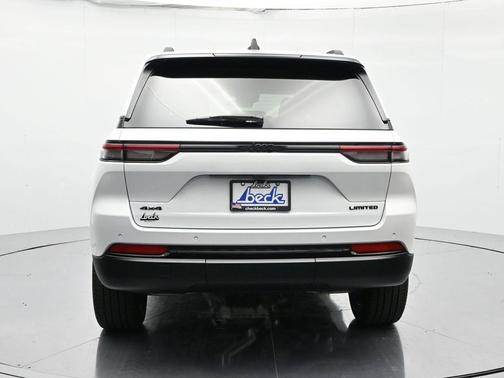 Bright White Clearcoat 2025 Jeep Grand Cherokee Limited