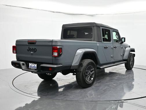 2026 Jeep Gladiator Sport S