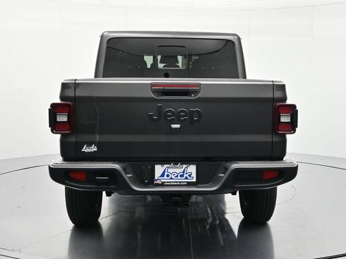 Granite Crystal Metallic Clearcoat 2026 Jeep Gladiator Sport S