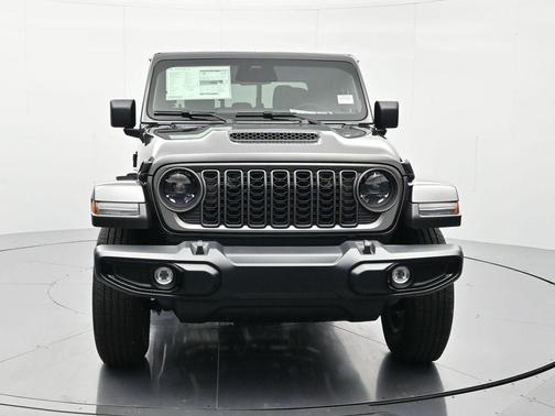 Granite Crystal Metallic Clearcoat 2026 Jeep Gladiator Sport S