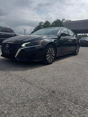 Super Black 2023 Nissan Altima 2.5 SV