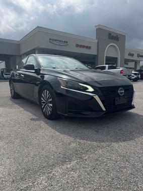 Super Black 2023 Nissan Altima 2.5 SV